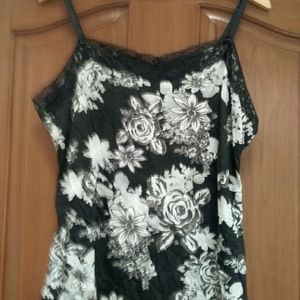 Lacy Tanktop sz L